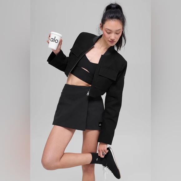 ALO Yoga Midnight Black Cropped Utility Jacket - Picture 5 of 11